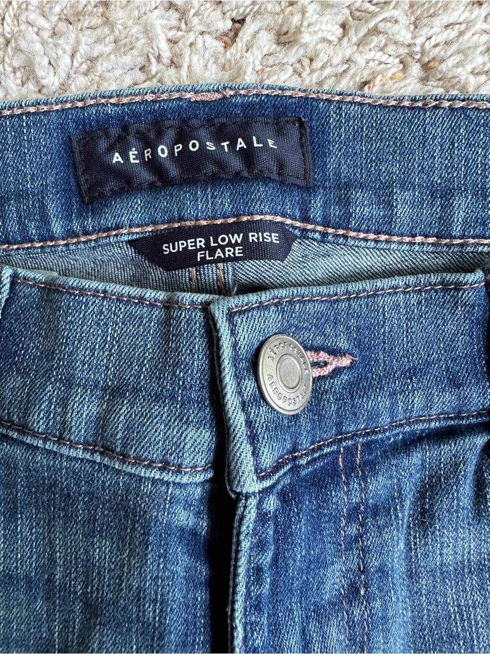 Aeropostale Women'sSuper Low Flare Blue Denim Stretchy Jeans Size 8 short - Picture 6 of 8